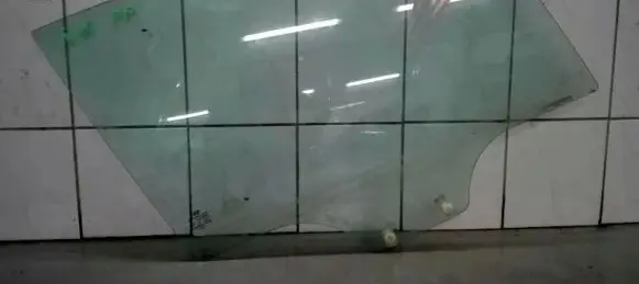 Hyundai i10 Sliding door window/glass 