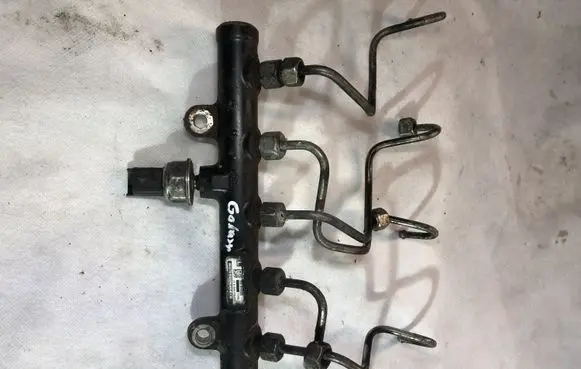 Ford Galaxy Fuel main line pipe 9681649580