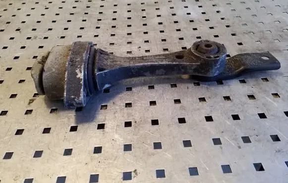 Volkswagen Golf IV Engine mount bracket 1J0199851
