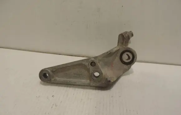 Opel Corsa A Gearbox mounting bracket 9824118780