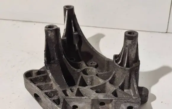 Volkswagen PASSAT B6 Engine mounting bracket 03G199207G V550KTS102
