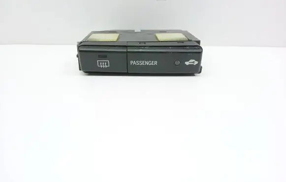 Toyota Avensis T250 Windscreen/window heater switch 8479005130C MS4841005 04W485