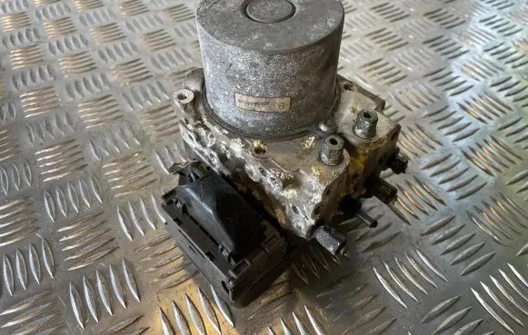 Mazda 6 ABS Pump Gdk4437a0