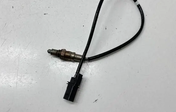 Volkswagen Jetta VII Lambda probe sensor 04E906262