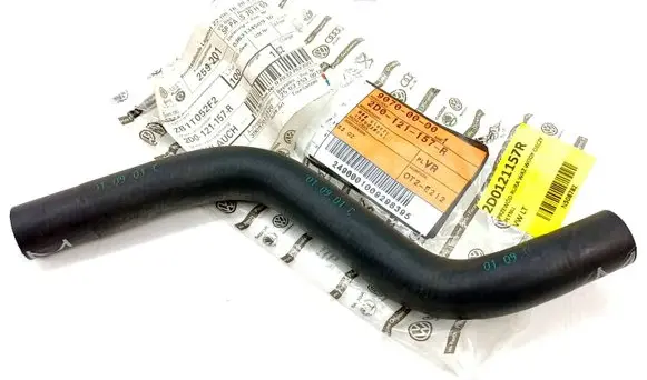 Engine coolant pipe/hose