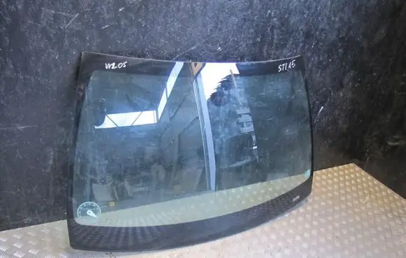 Mercedes-Benz C AMG W205 Front windscreen/windshield window 