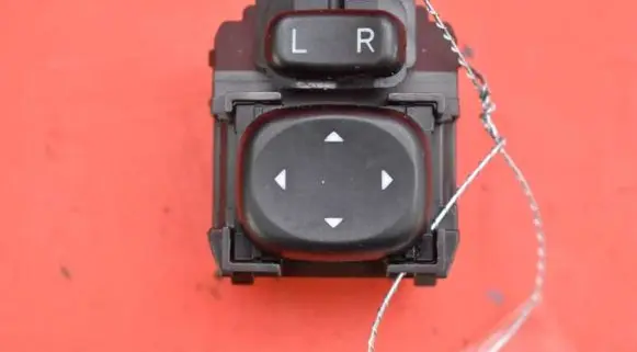 Toyota Avensis T270 Mirror heating switch 