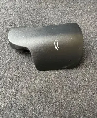 Audi A3 S3 8V Engine bonnet (hood) release handle 8T1823533