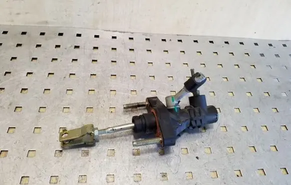 Toyota Corolla Verso AR10 Clutch master cylinder