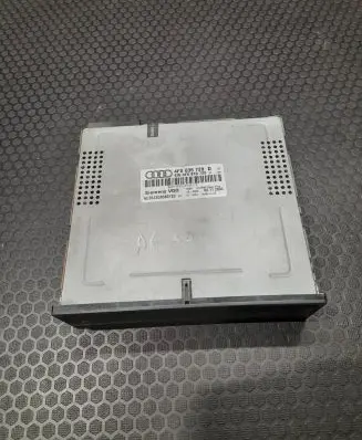 Audi A6 S6 C6 4F CD/DVD changer 4F0035729D 4F0910729J AUZ6ZDDB5B37S3