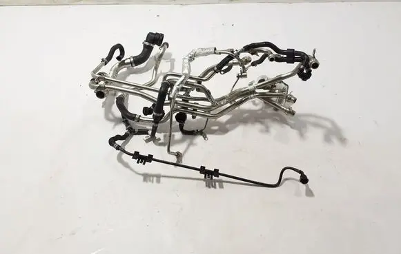Engine coolant pipe/hose