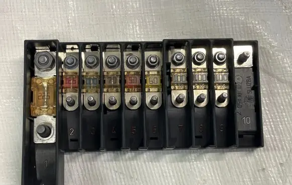 Volkswagen Multivan T5 Fuse box set 000726 180013376
