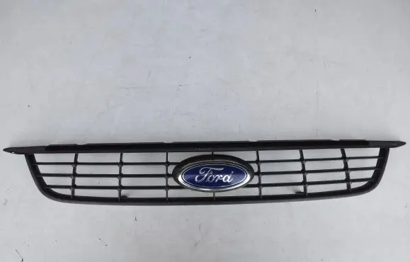 Ford Focus Front bumper upper radiator grill