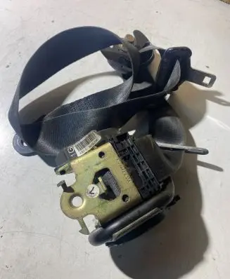 Citroen C4 I Front seatbelt B507744