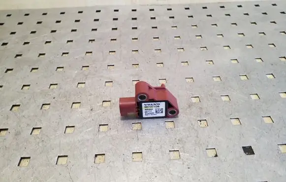 Volvo V50 Airbag deployment crash/impact sensor 30737138