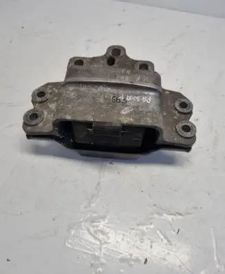 Volkswagen PASSAT B6 Engine mount bracket 3C0199555