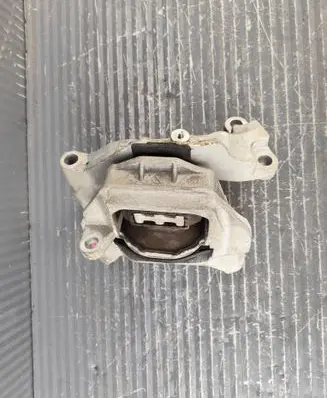 Nissan Qashqai J12 Engine mounting bracket QASHQAIJ12LAPA