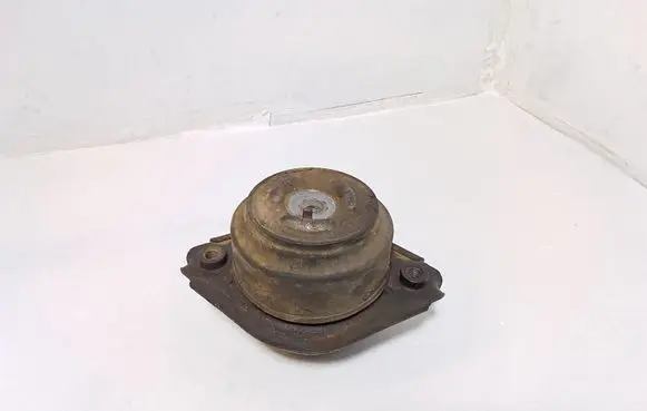 Mercedes-Benz ML W164 Engine mount bracket A2512403117