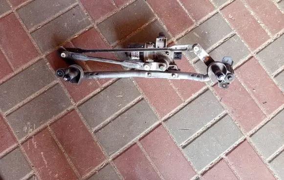 Hyundai Ioniq Front wiper linkage and motor 98100G2000 001100931675