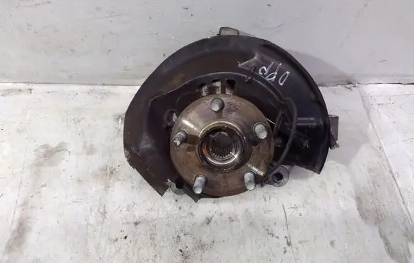 Lexus CT 200H Front wheel hub