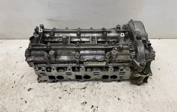 Mercedes-Benz E W212 Engine head A6420105720 R642016
