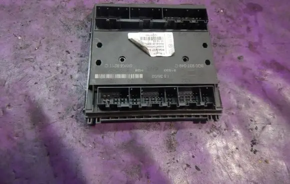 Volkswagen Polo Central body control module 6Q0937049C