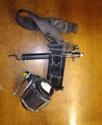 Opel Astra H Front seatbelt 566331211