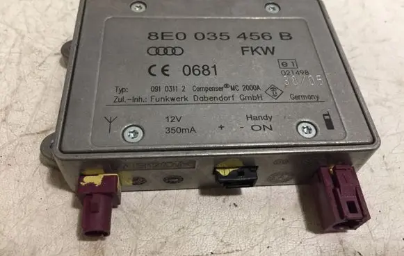 Audi A3 S3 8P Antenna control unit 8E0035456B