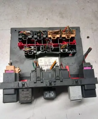 Volkswagen Touran I Comfort/convenience module 3C0937049E F005V00626