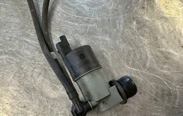 Nissan Qashqai Windscreen/windshield washer pump 9641553880 9641553980