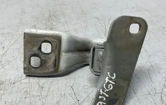 Opel Astra J Tailgate/trunk/boot hinge 13258165