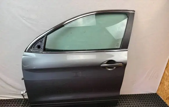 Nissan Qashqai Front door