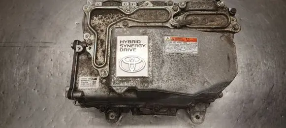 Toyota Yaris Voltage converter inverter G920052010