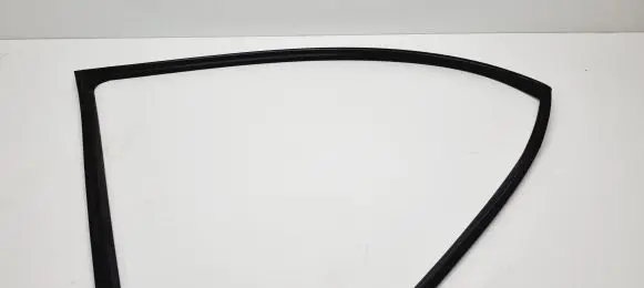 Hyundai Kona I Rubber seal front door window/glass 82540J9000