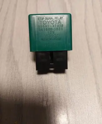 Toyota RAV 4 (XA40) Rear light relay 895A147020 0618001031