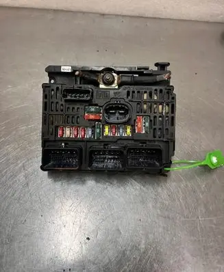 Peugeot 308 Fuse box set 9661682580