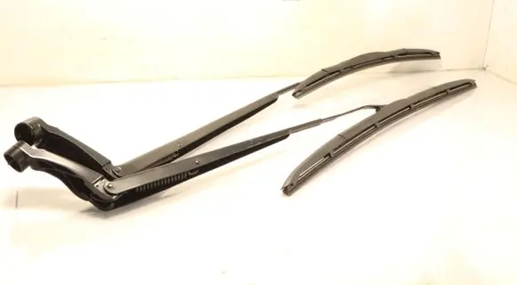Toyota Aygo AB40 Front wiper blade arm