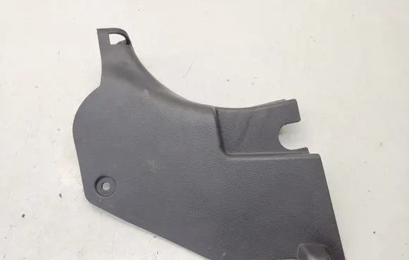 Foot area side trim