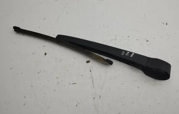 Volkswagen Golf VIII Rear wiper blade 