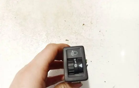 Nissan Pixo Headlight level height control switch