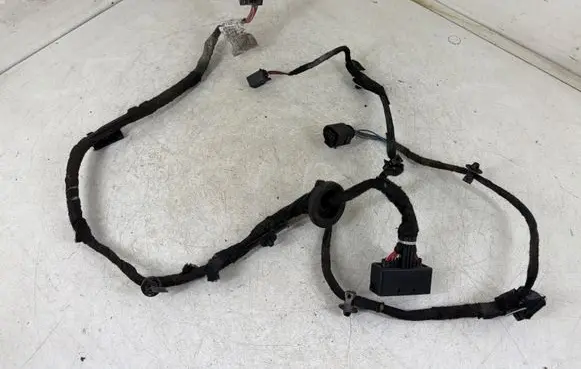 Volkswagen Golf IV Rear wire harness sleeve