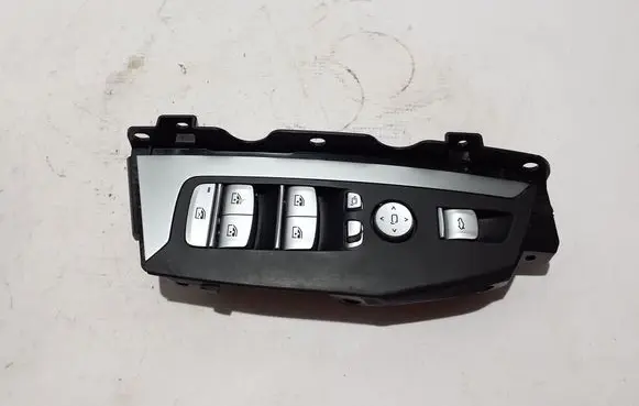 BMW X3 G01 Electric window control switch 6847099