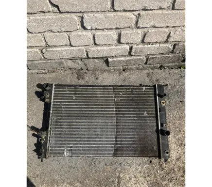 Opel Omega B1 Coolant radiator