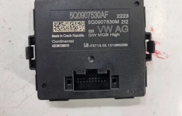 Volkswagen Touran III Gateway control module 5Q0907530AF 5Q0907530M