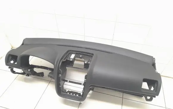 Volkswagen Golf V Dashboard 1K1857669 1K0880204K 11TI0950905