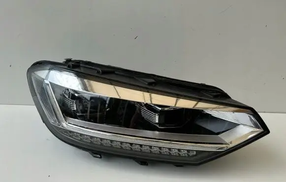Volkswagen Touran III Headlight/headlamp 5TB941082