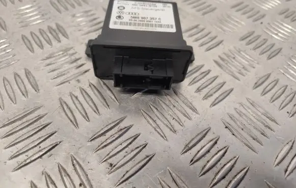 Volkswagen PASSAT B6 Light module LCM 5M0907357C
