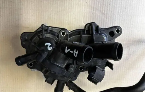 Volkswagen Golf SportWagen Water pump 04E121121K