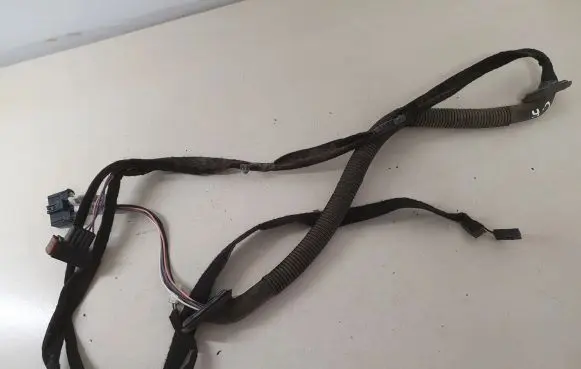 Opel Vivaro Loading door wiring loom 93853142
