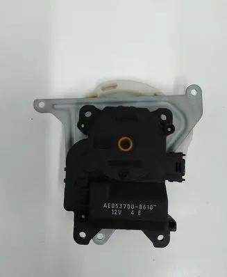 Toyota Avensis T250 Air flap motor/actuator AE0637008610